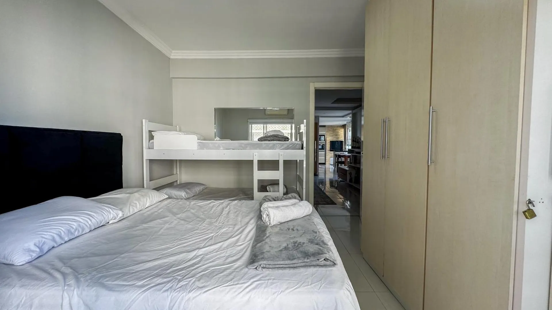 Apartamento Vista Mar Itapema 0*,